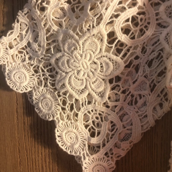 Coldwater Creek - Cream colored lace top - Picture 3 of 8